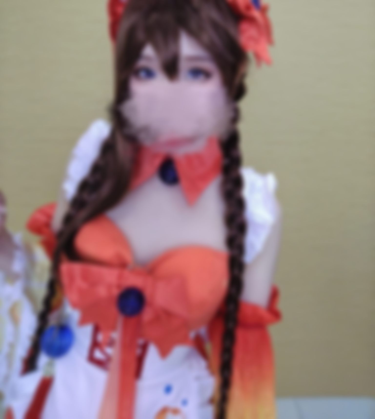 alyssajbebe : 裝成女仆服侍主人