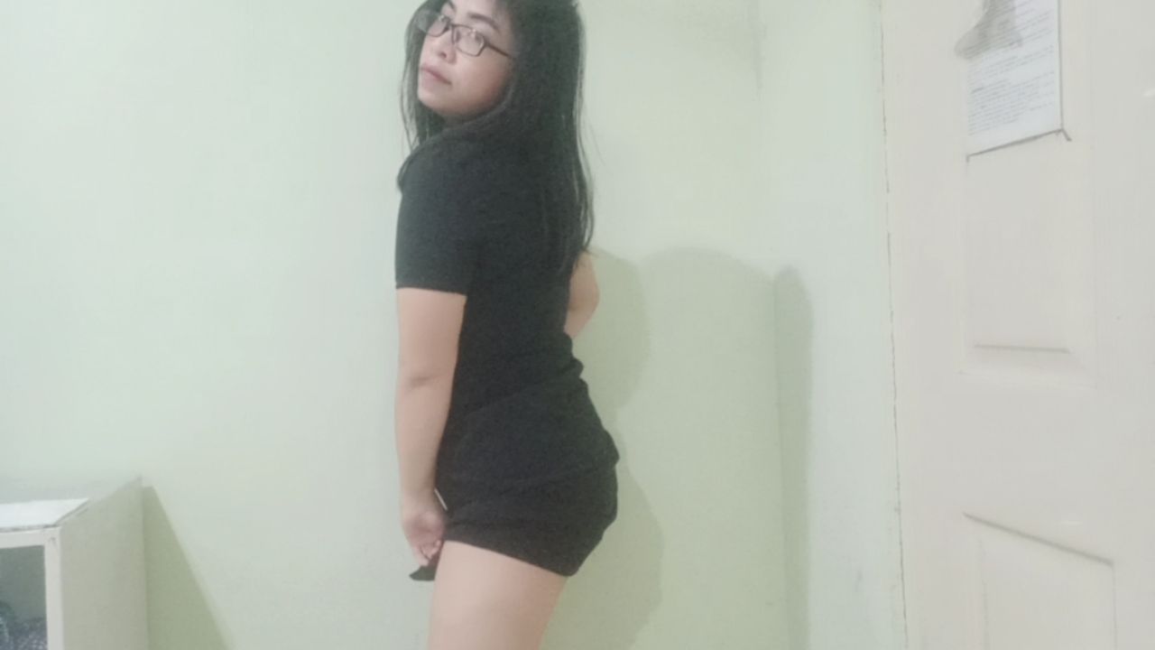 mickymochi : in morning. the wall always feel so cold. so i try to creeps on that until horny and shake my pussy until wet and sounding