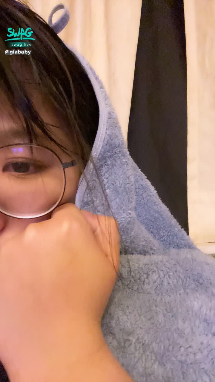 giababy : 剛剛地震好可怕😭 芽芽住的高 晃的好嚴重 哥哥沒事吧😭😭😭