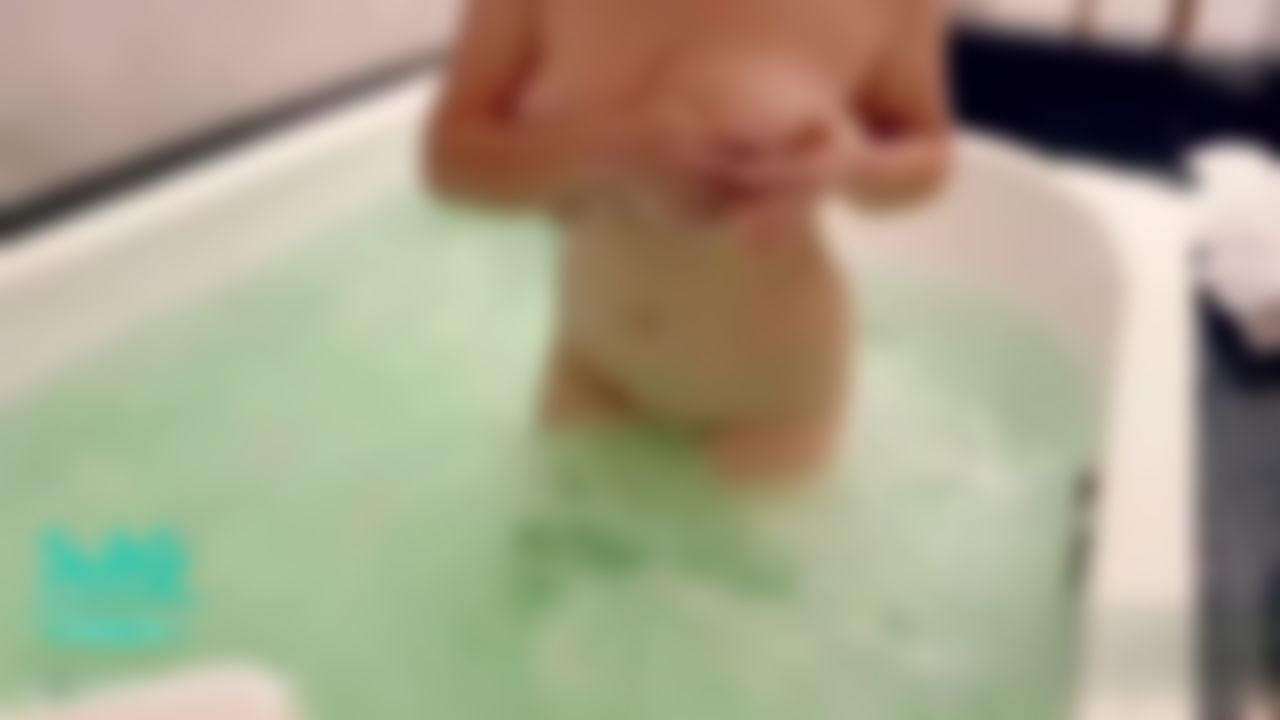 l*******r : 偷窺👀粉嫩H奶巨乳女孩摩鐵泡澡🔥
