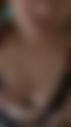 d********y : 露奶露暈露翹臀💕
幻想著你們幫我前戲
脫褲褲露翹臀搓揉荳荳,下面濕一片了啦😳