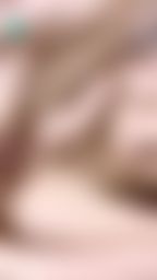 jenniebebee : 掰開肥嫩小穴 等你入肉💗💗真的很欠插 仔細看裡面好濕.....