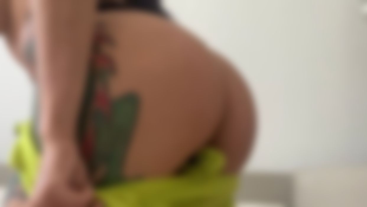  : hot fuck my pussy and buttplug