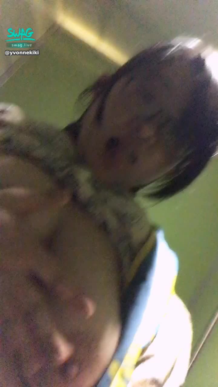 y********i : 補習班廁所系列之摸奶奶好刺激啊😳😳😳😘