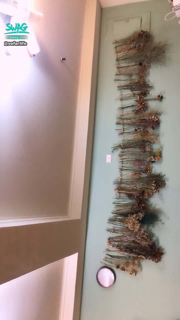 s*******e : .
跟大家分享我的乾燥花牆
做的過程很漫長
但每天能看到乾燥花就覺得心情好好