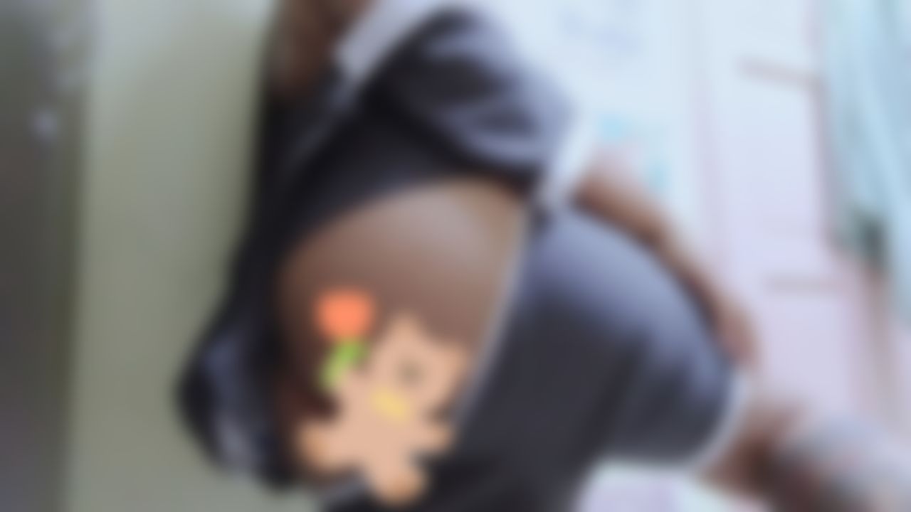  : 屁股开洞睡衣