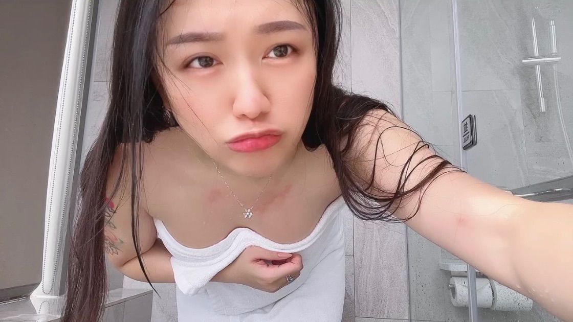 daisybaby : 這部影片口味很重
不喜歡月經潮吹的朋友不要點喔🙏謝謝