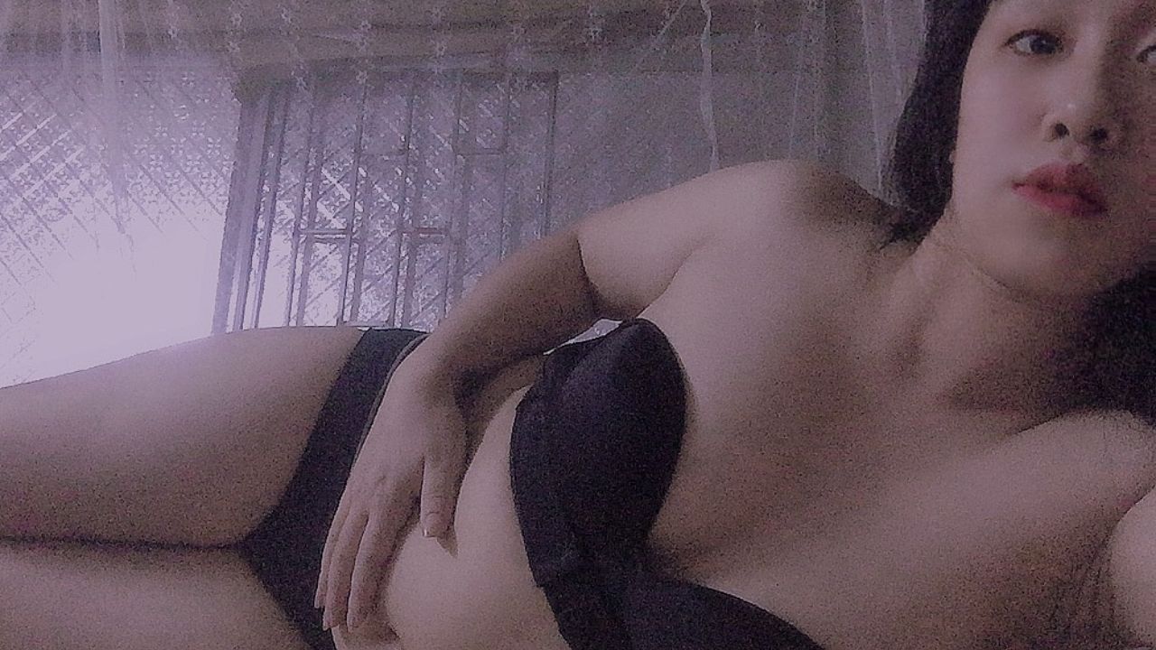  : i'm taking a shower yopu fuck me