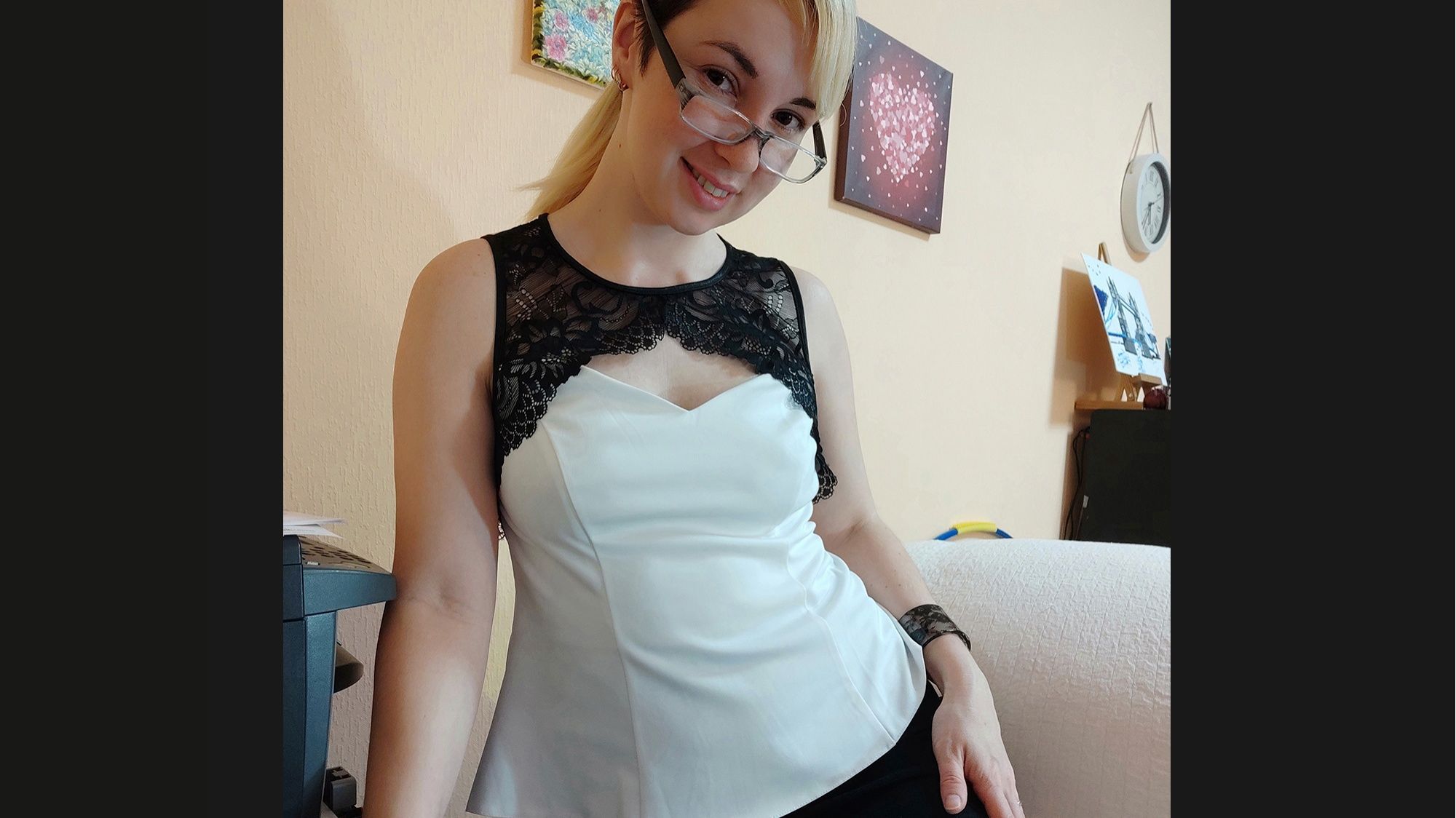 sweetleka : I playing with my pussy and I sucking your cock😘😍 🙀😁☺🥒💋 Come to see my hot roleplay