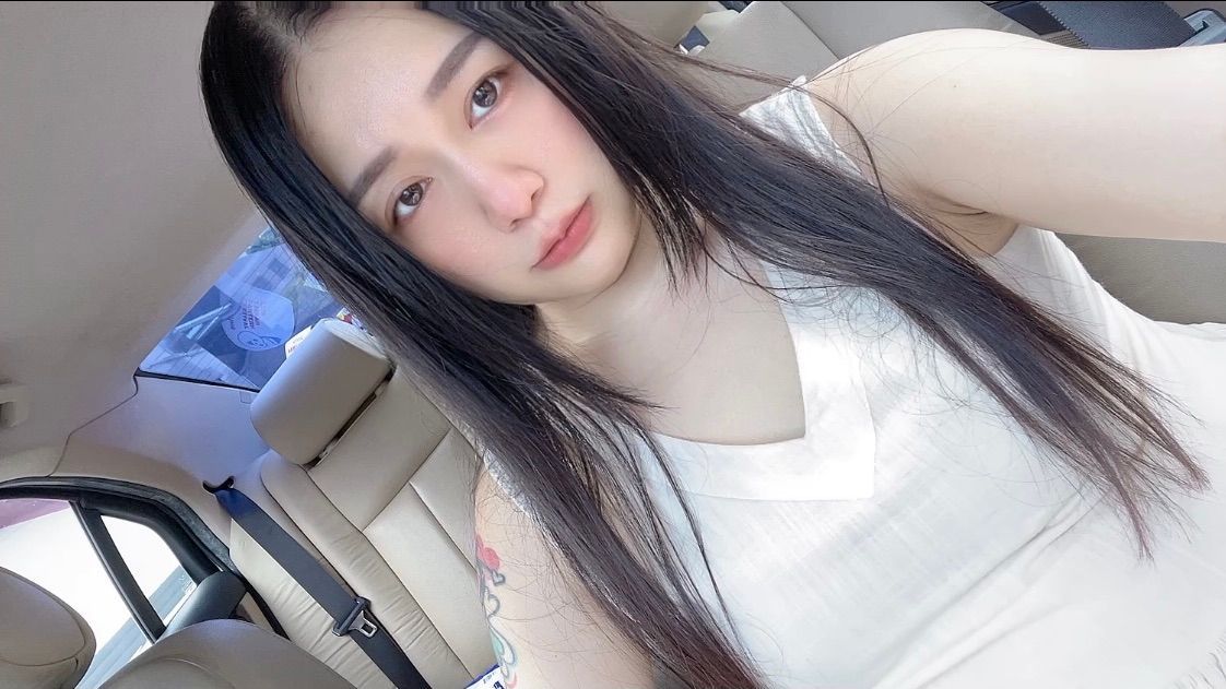 daisybaby : 口爆吞精液💦正妹無套抽插計程車司機‼️