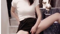 v**********s : 看我的屁屁舞
因為疫情沒辦法去夜店搖
只好和同事一起相互搓湯圓