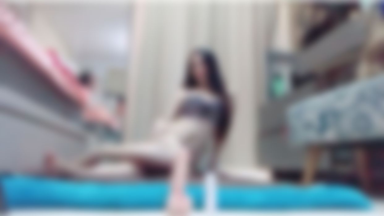 celinne : Give hot foot job to my dildo💦💦