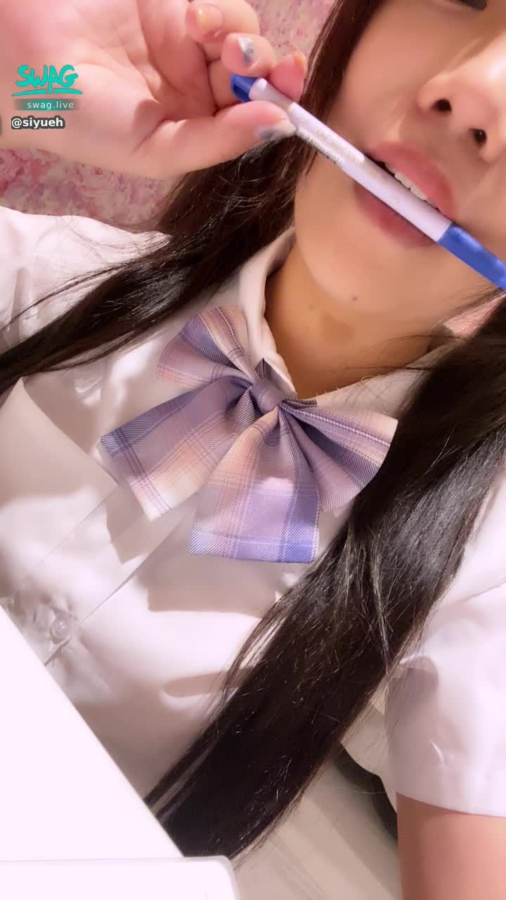 siyueh : 學長可以教我怎麼解題嗎👅😈
