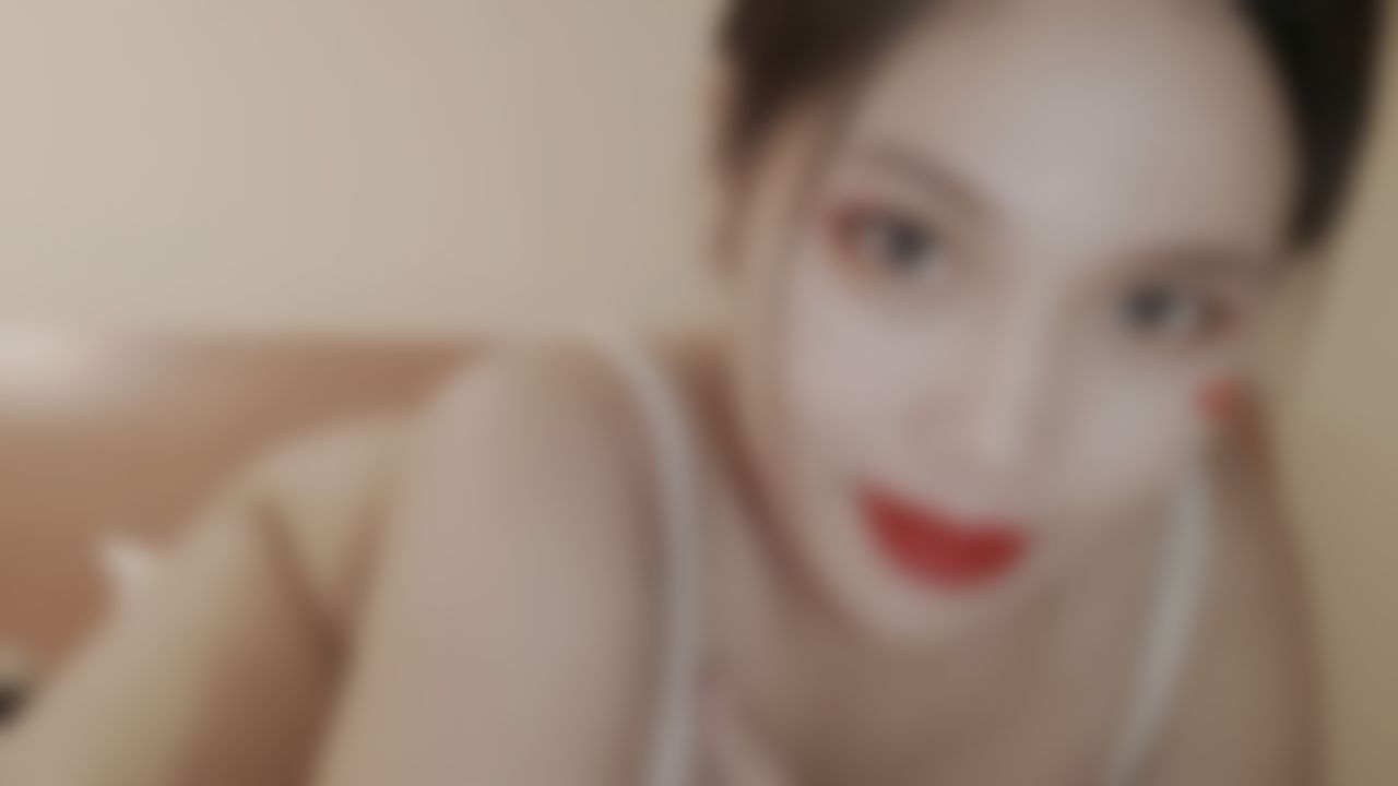 natasyya : masturbating inside the hotel💦💦