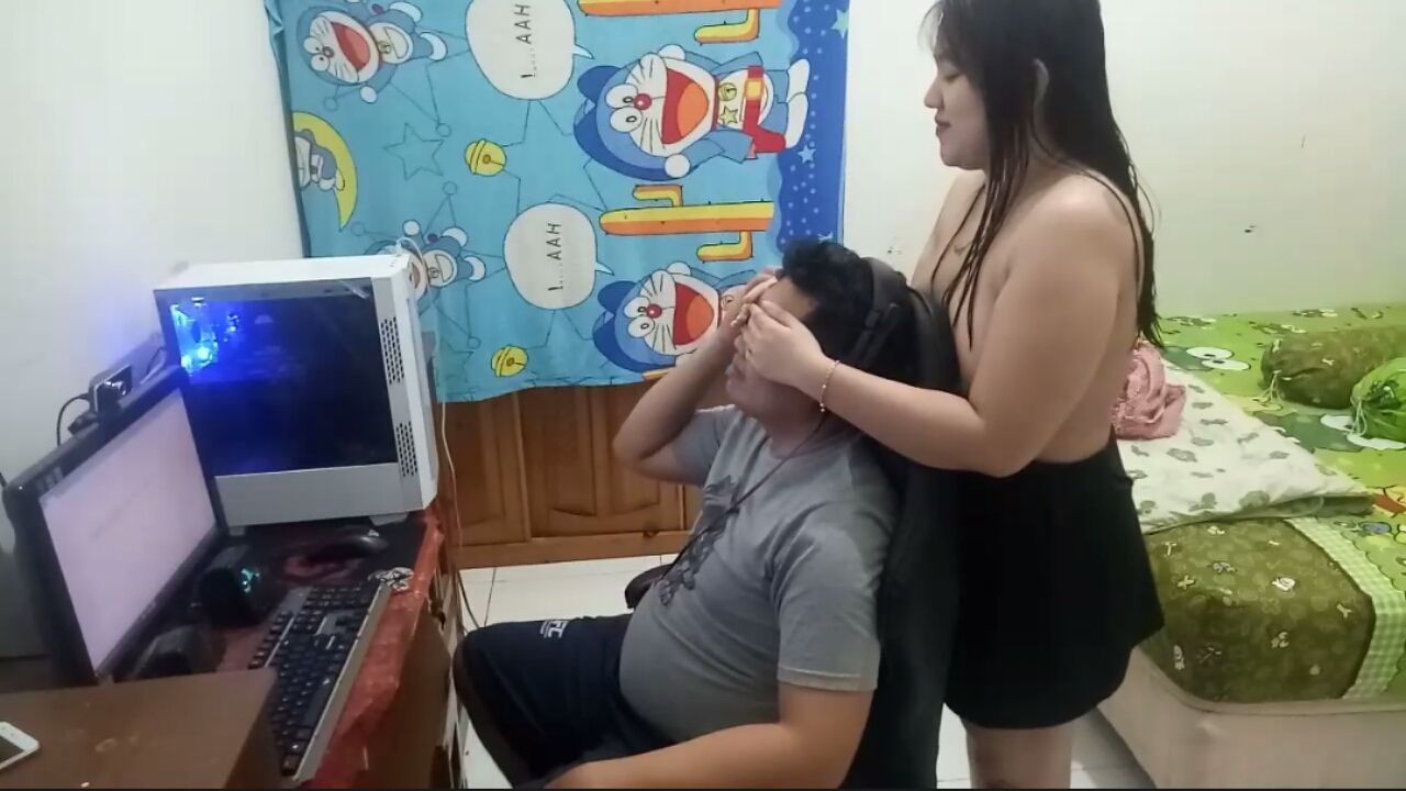 pandaputih : A Sureprise Fuck from his sister