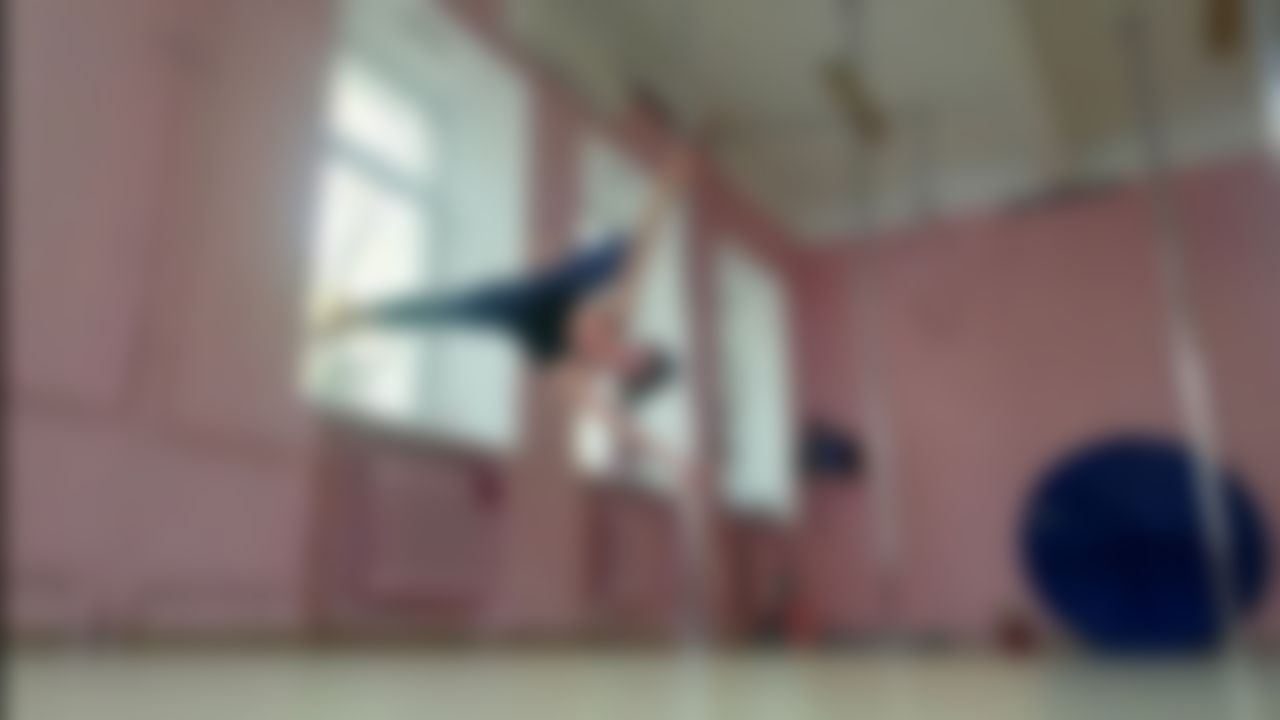  : pole dance🤩