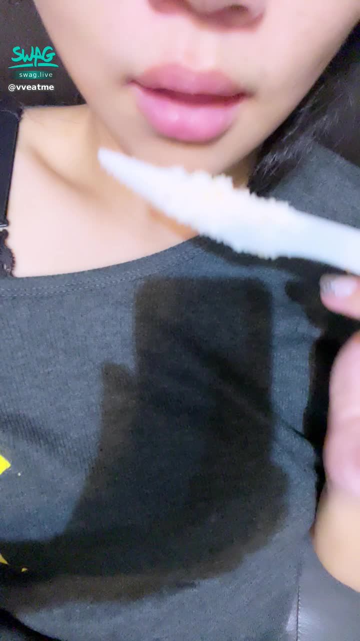 v*****e : ㊙️請開聲音㊙️
什麼都沒露可是看起來揪變態的人
我一定是第一名 天生的小騷貨😈
誰的奶油要來讓我舔舔看❤️