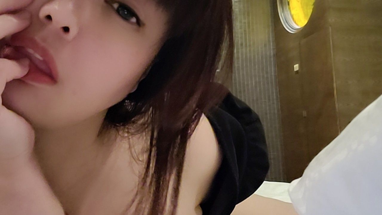 c*******i : 主人不在自己自慰到潮吹