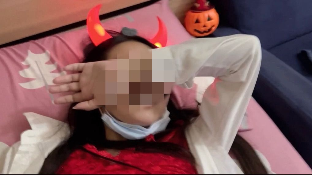  : 🎃萬聖節的晚上(下集)喔不～～怎麼那麼舒服...進出抽插的感覺 射在我身上的感覺...💦
