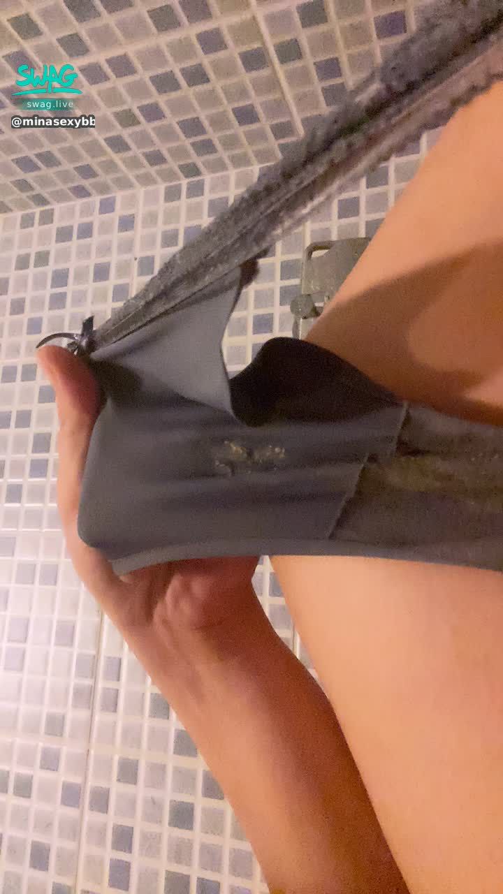 minasexybb : 內褲上都是淫蕩的痕跡🥺會有哥哥喜歡這個味道嗎❤️
