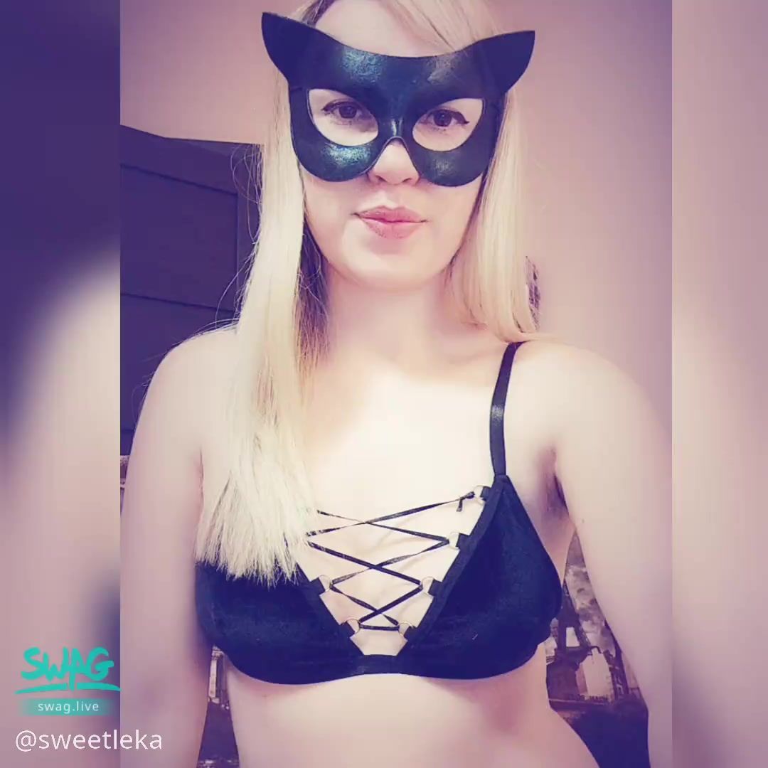  : Halloween🎃👻🍬 video. With scary hairy Bush on my pussy😜😜😜