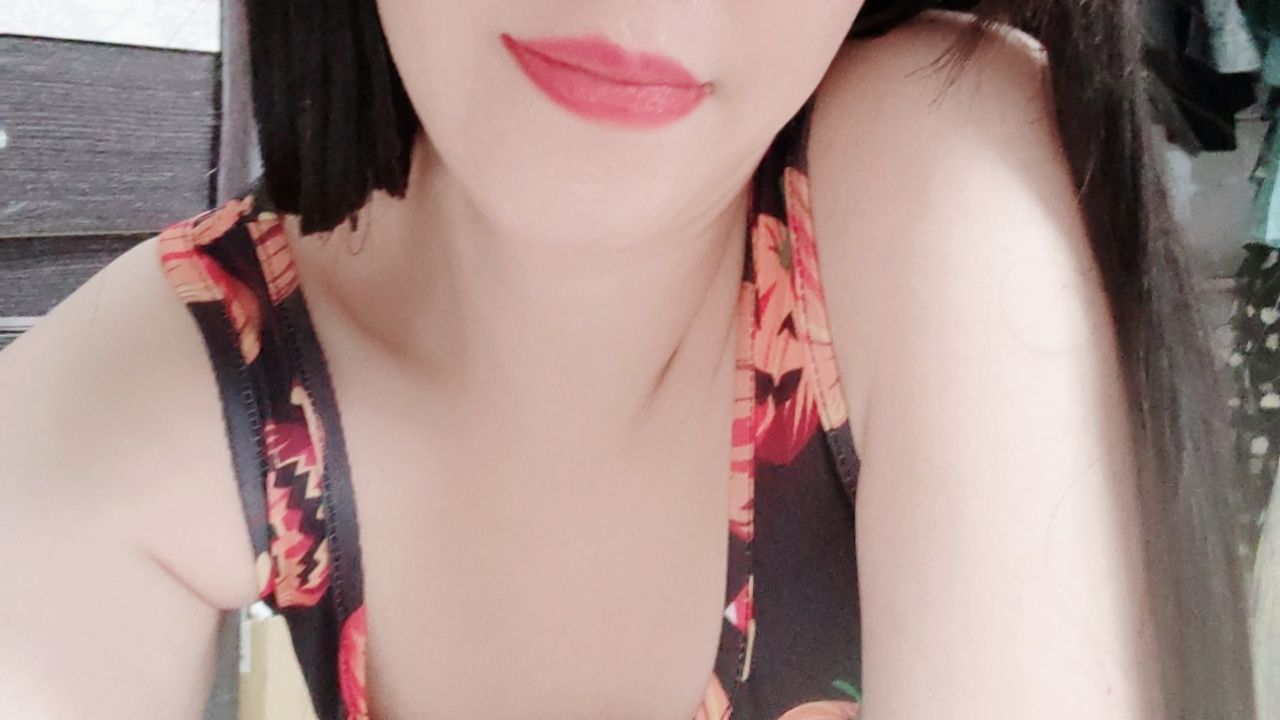 cocoyk : 萬聖節多買了好幾件衣服 所以拿來當長片穿 現在每天的主題都是以服裝為名 希望不一樣的衣服能給你們不一樣的快感 謝謝粉絲 平台