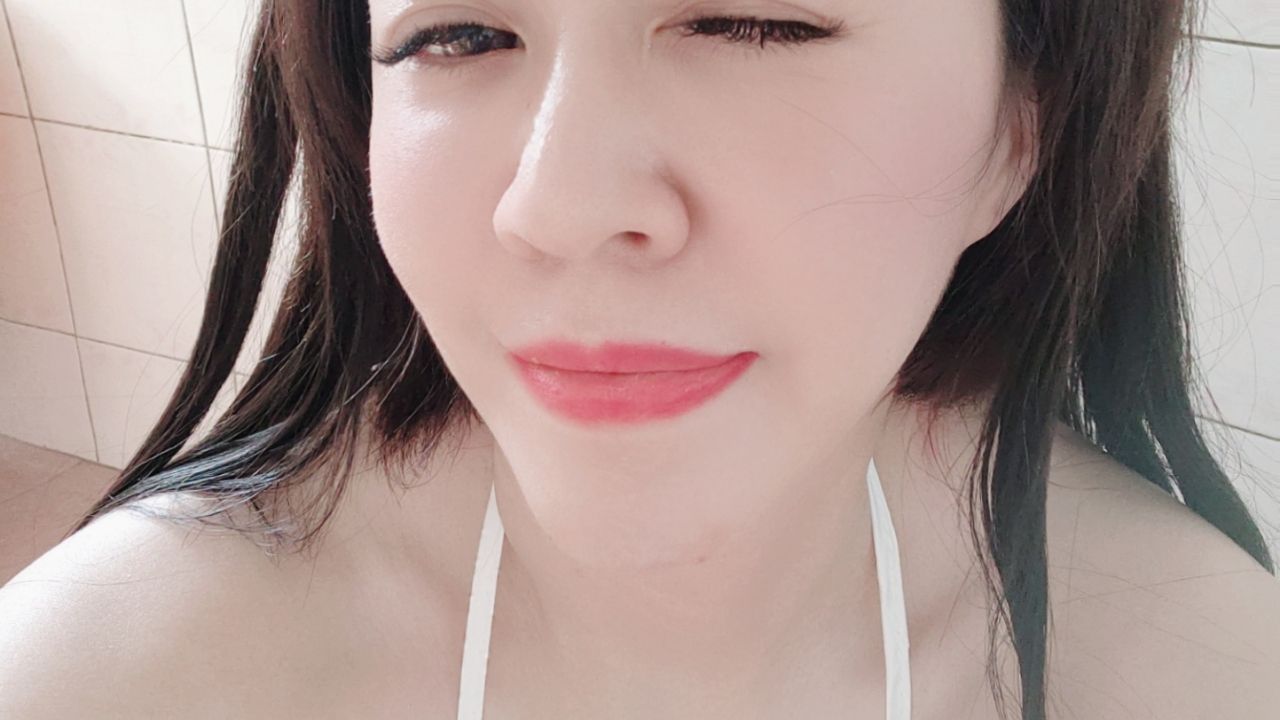  : 主題：白色性感情趣衣