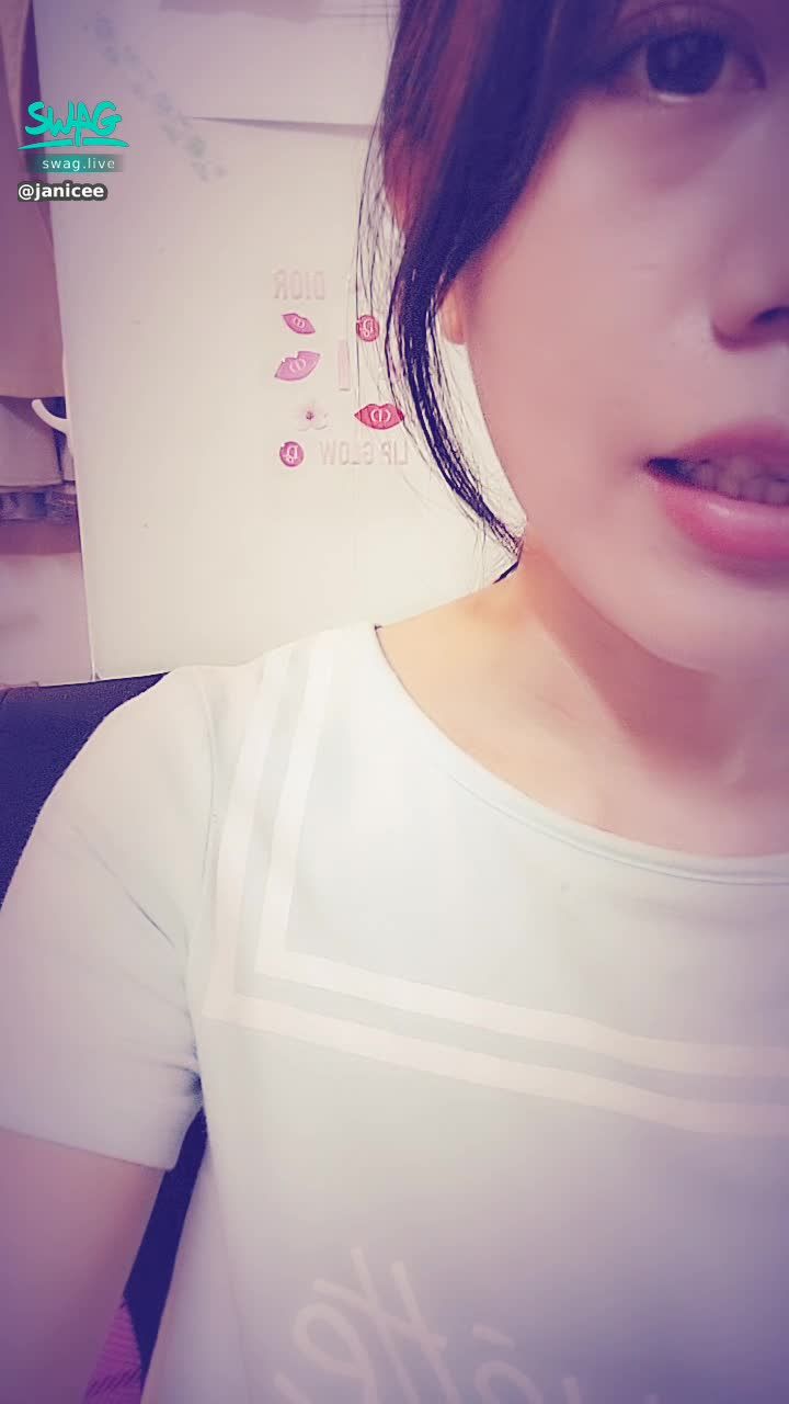 janicee : 限時24小時的活動，聊天室直刷滿六萬就一起去看電影吧~💕
（名額有限唷💋）