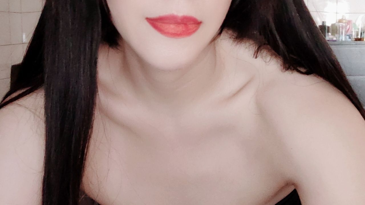  : 主題：黑色平口中空造型洋裝