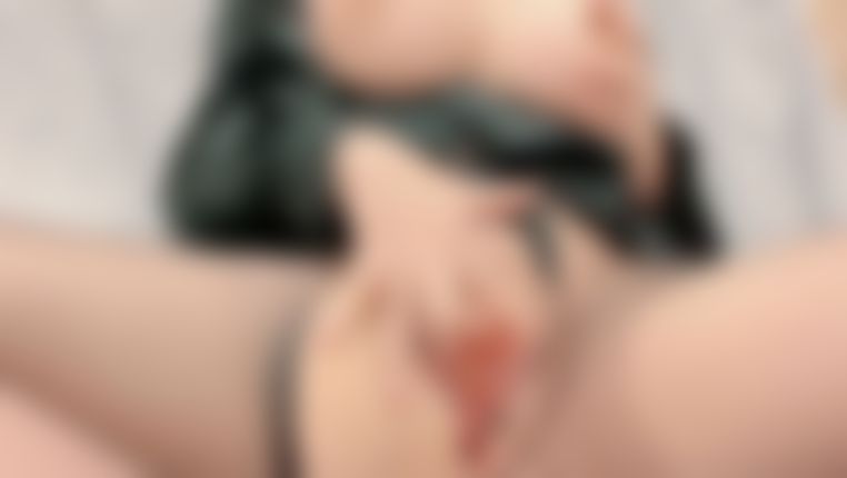  : 巨乳旗袍自慰日常🈲️每次發情的時候都要撕破絲襪露出淫蕩騷穴各種抽插才能滿足