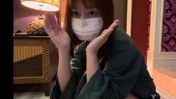 sexyemily : 來媽咪的房間裡面找東西,找著找者,突然想在媽咪的房間偷偷壞一下😈
