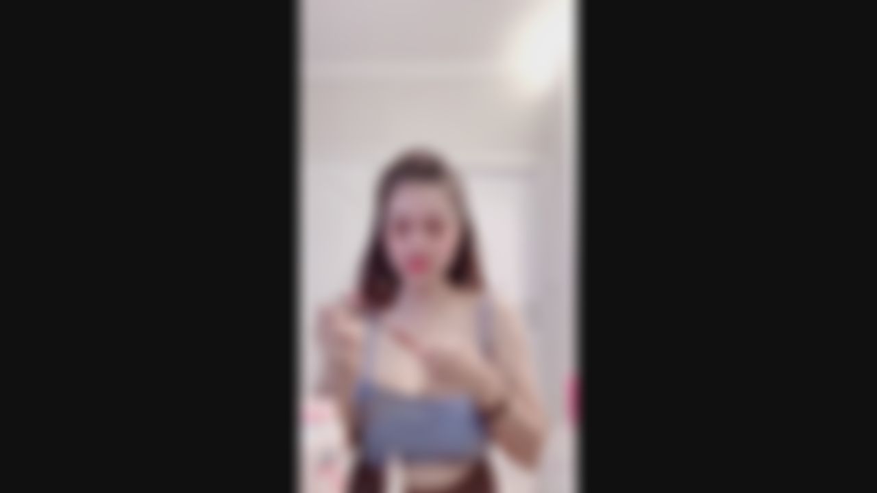  : 这件泳衣 你觉得好不好？