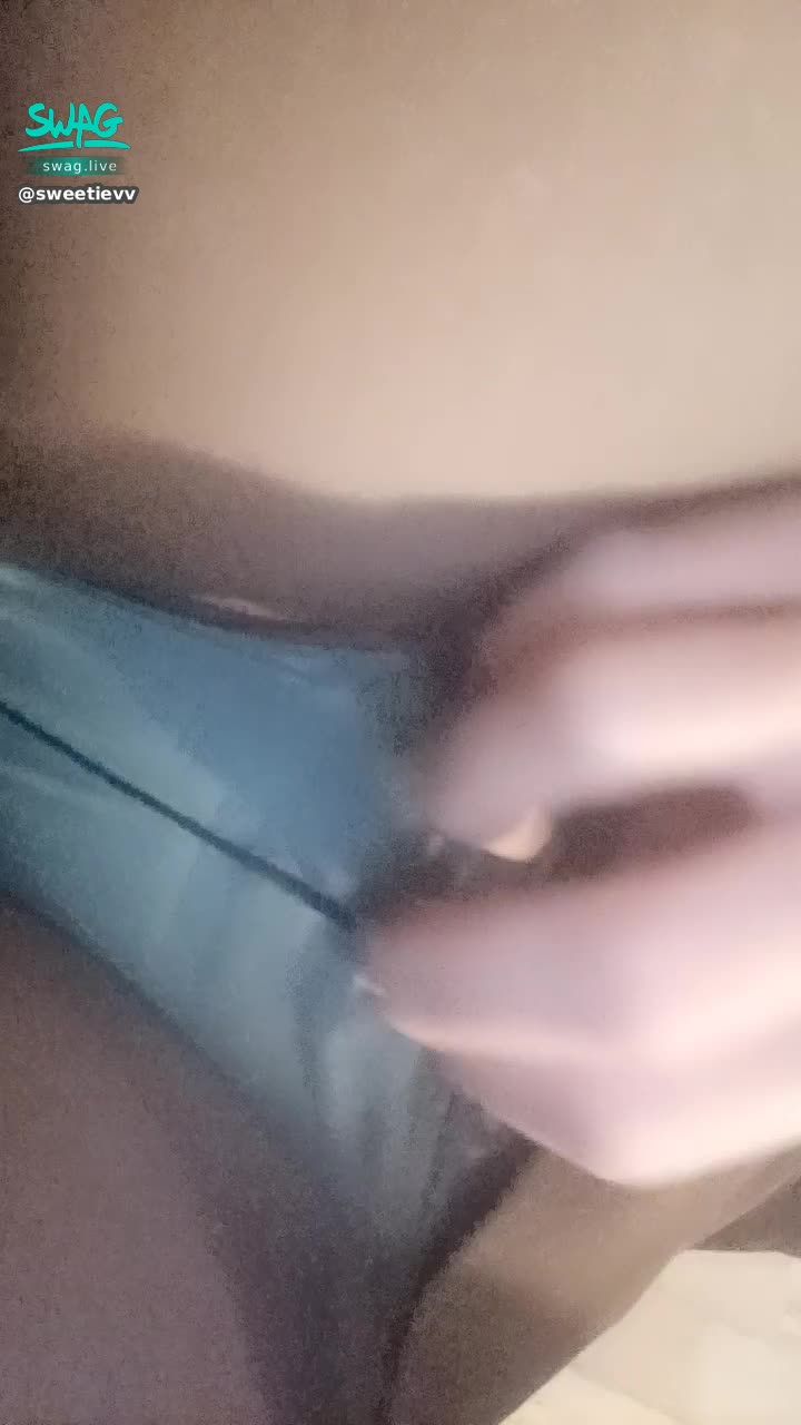 sweetievv : 刺激地方露出妹妹的毛毛...💕