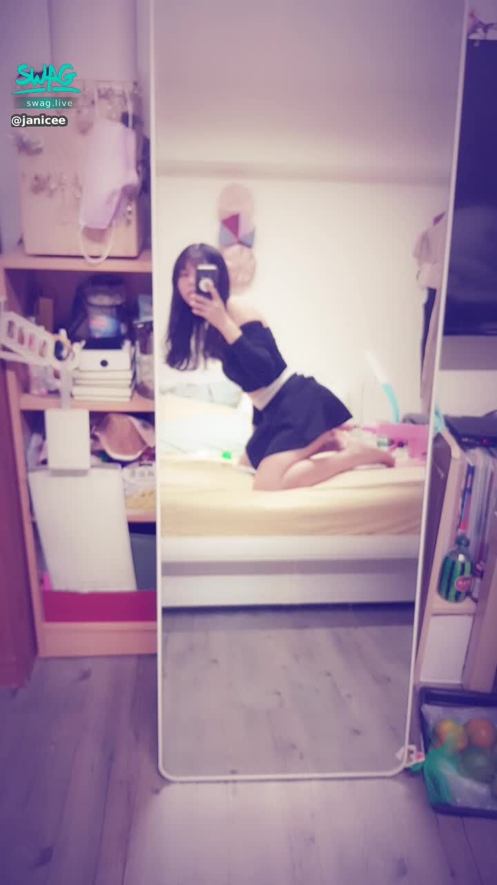 janicee : 拔出炮機的陽具，剛剛走出去時地上都是體液💧
aftermaths☔