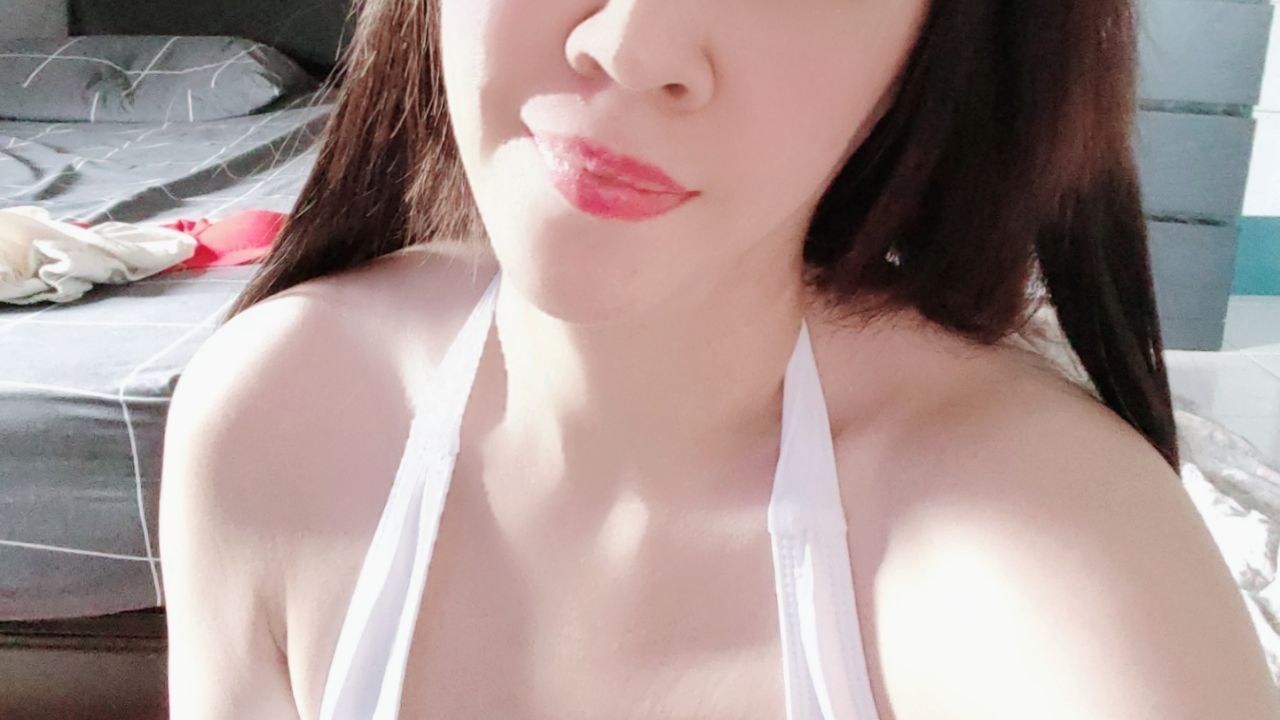 : 白色連身泳裝