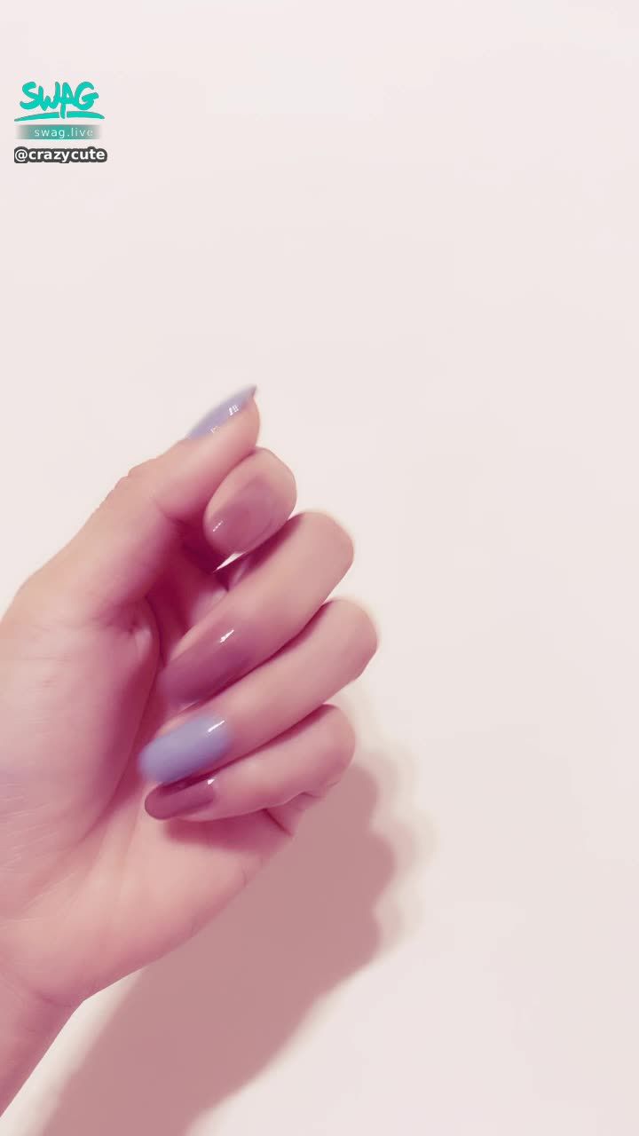 crazycute : 🎏想要牽這隻手手嗎😳