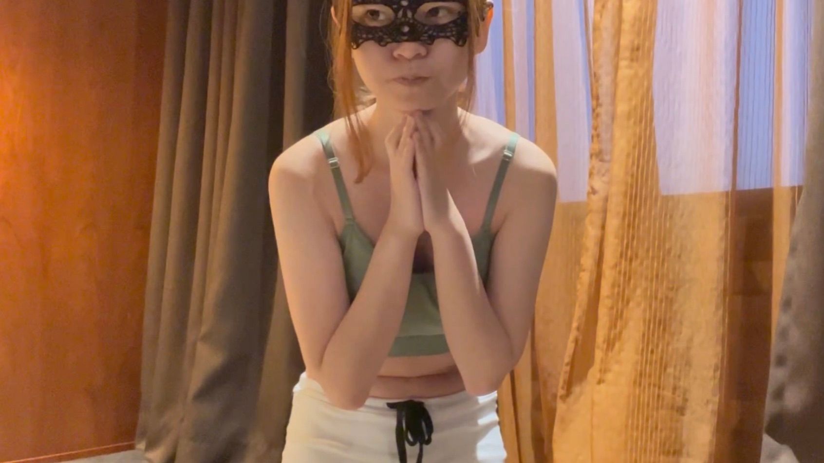 sexyemily : 跟月老求紅線，真的顯靈了！當場蹦出一個男朋友給我😆