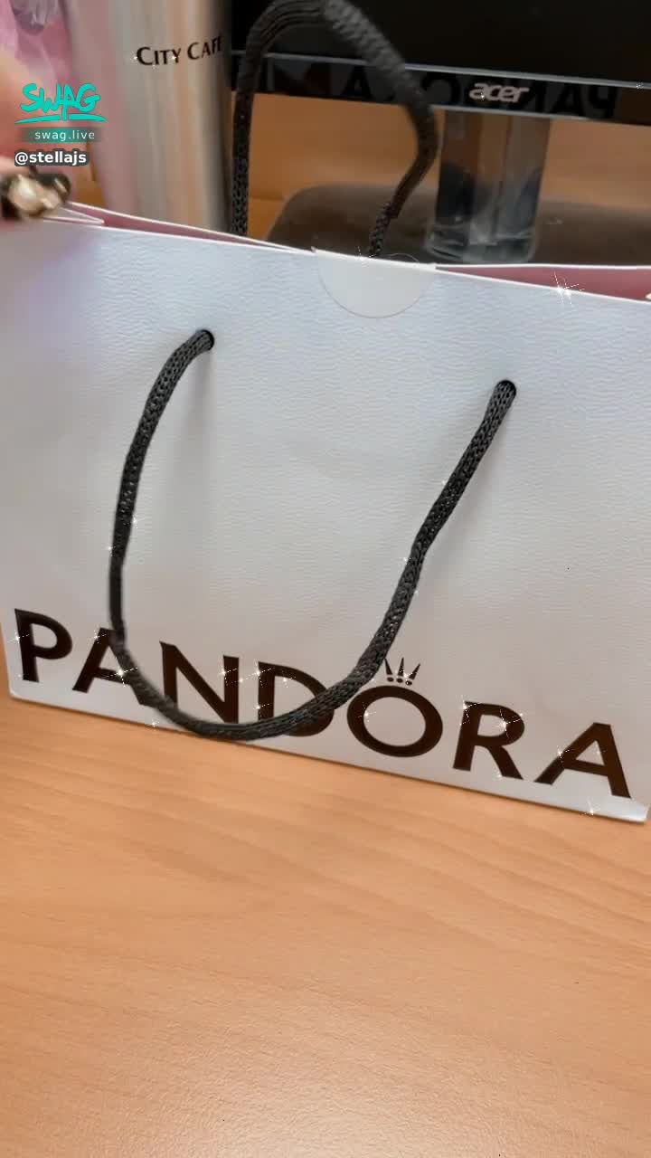 stellajs : 這是我收到最早的生日禮物了🤣🤣🤣