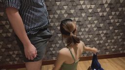 sexyemily : 在寒冷的聖誕夜前一晚,一名小女孩需要把火柴賣完,才有錢過聖誕夜,竟被看似好心的大叔收留,結果要求我幫他…😈