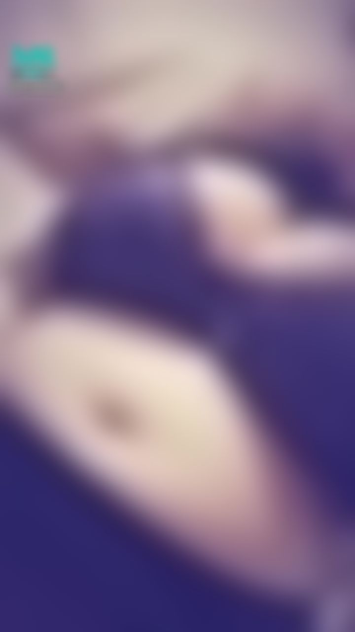 h*******y : 掀開衣😈讓你看一下懷念已久的巨乳🤤說說偷偷跟我說你 是不是想念到不行呀~