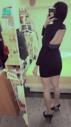 janicee : 大露背洋裝,露出美背💗
黑色款小禮服🌹
內衣的美背肩帶😈
big hollow👀