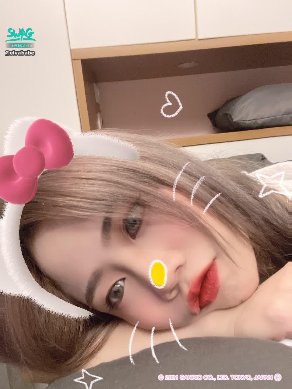 elvababe : 今天心情不好，月經來肚子痛痛 需要禮物安慰🥺
新年快到了，可愛的我 會有紅包🧧嗎？
想要純吃飯約會的寶貝也可以趕快來私訊我喲～