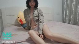 nanabae : 露腰小夾克性感輕熟美女