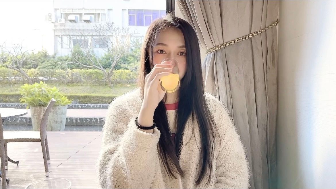 daisybaby : 粉絲約會吃完早餐直接開房間🔞