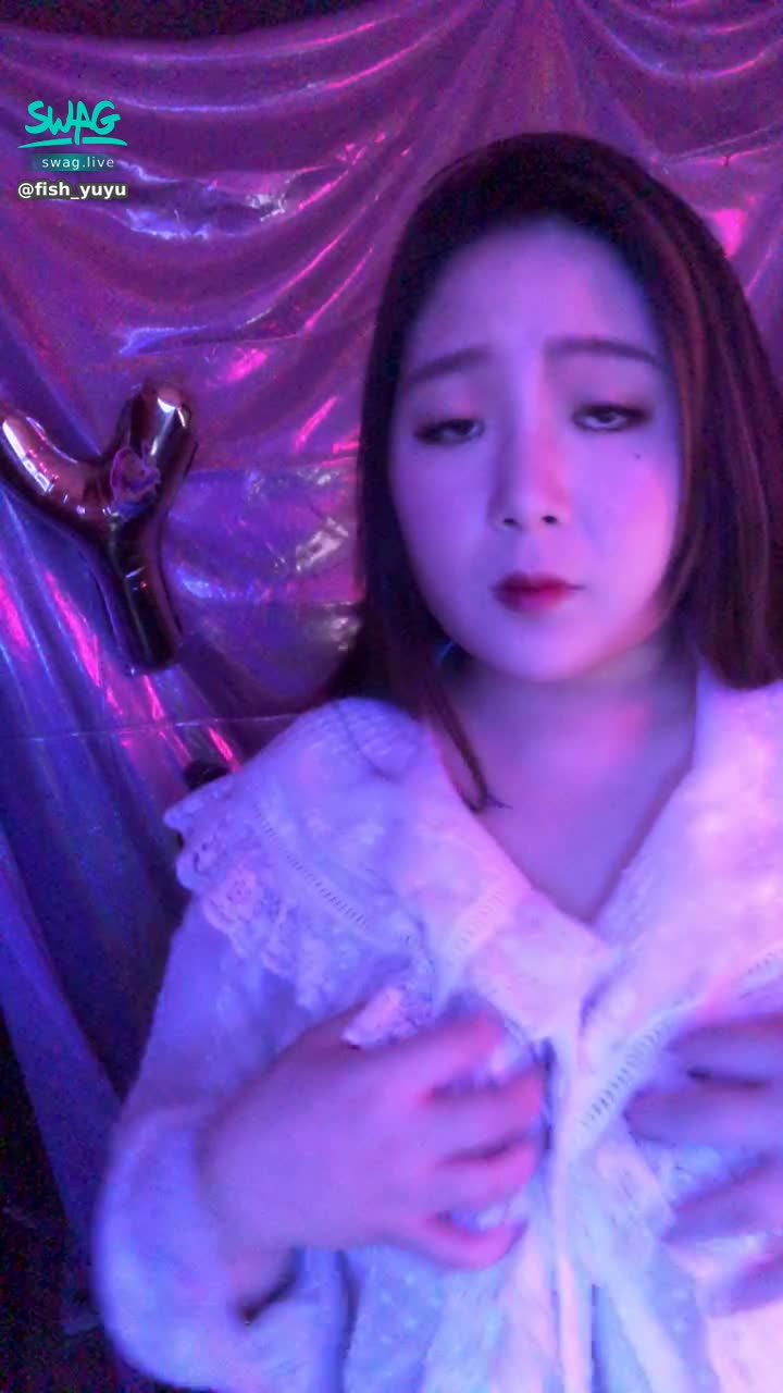 fish_yuyu : 好想要有人陪我過騎人節☹️