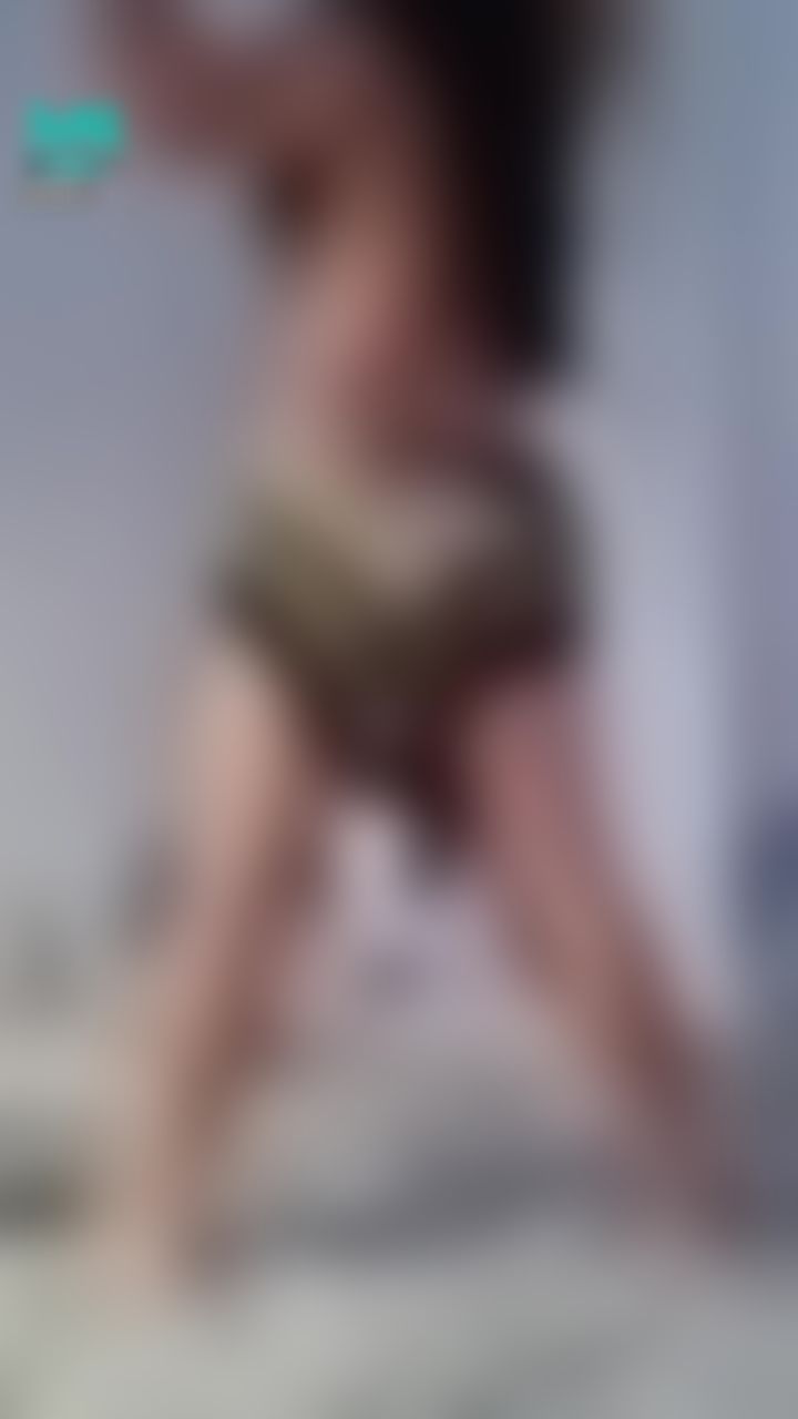 ameii : 最近身體不舒服
越不舒服越愛吃
not average twerk
my ass just vibes with rhythm