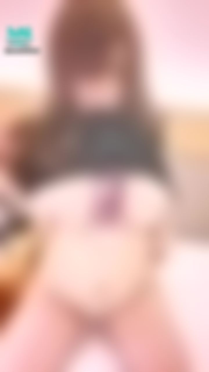 nanalittlepupy : 巨乳女友要幫你好好服務了 還不進來嗎？😈