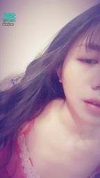 janicee : 舔嘴唇,誘惑一下💓
男友視角👀
發光的肌膚⭐
蕾絲與波浪的性感💗
襯得膚色很白的睡衣💋
rouge💚
#黑髮 #長髮 #氣質 #鎖骨 #低胸 #細肩帶 #睡衣 #短褲 #美腿 #裸足 #赤腳 #腳趾 #肩膀 #rouge #腳底 #sexy #red