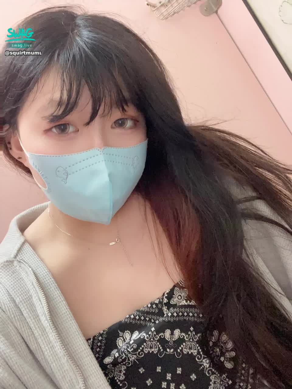 hua_063 : 小淫娃🔥露臉🔥公廁尿尿實錄🔥🔥🔥

#公廁#尿尿#露臉