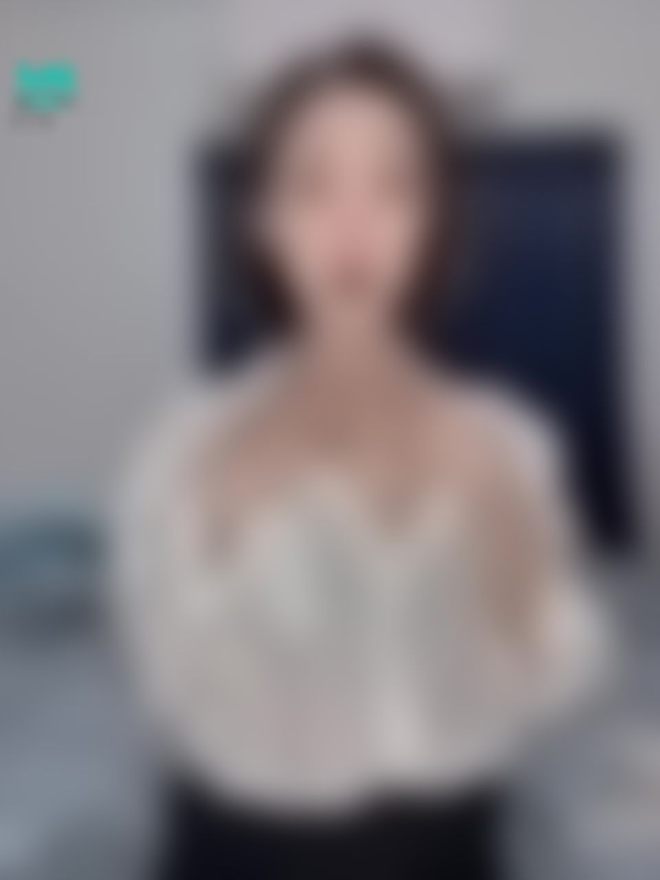 giajs : 有人是襯衫控嗎😳😳我最喜歡若隱若現的勾引人了😋
想看內衣完整版私訊🔓解鎖❤️❤️
#禮拜五晚上10點陪我直播❤️ #私訊解鎖更辣的 #法式內衣 #奶 #騷 #性感 #sexy #吃飯約會 #giajs #然然